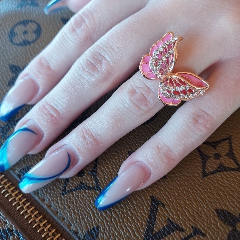 ROSE GOLD DIAMOND BUTTERFLY RING